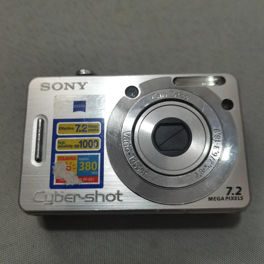 索尼W55ccd，720万像素，3倍光学变焦