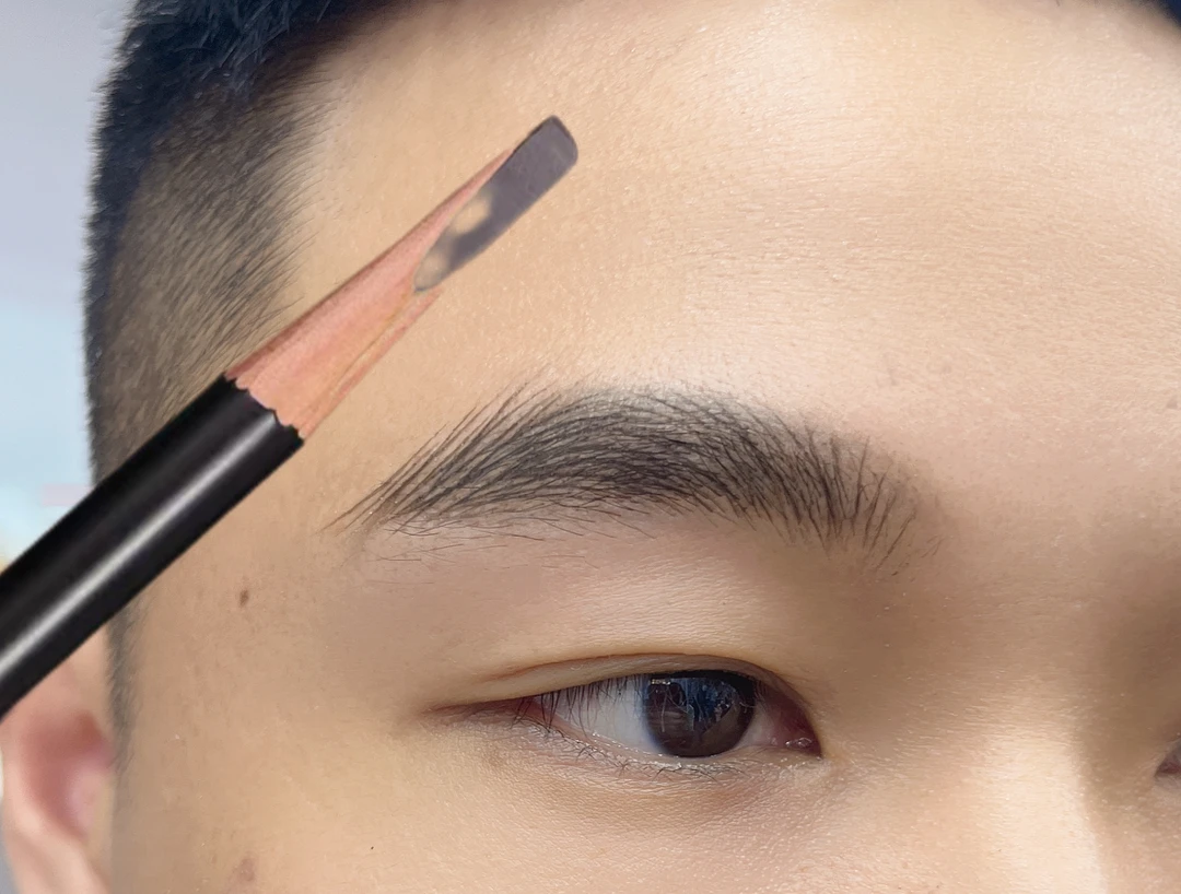 化妆师防水防汗雾眉新手野生刀削式学生眉笔线条上色根根分明修眉