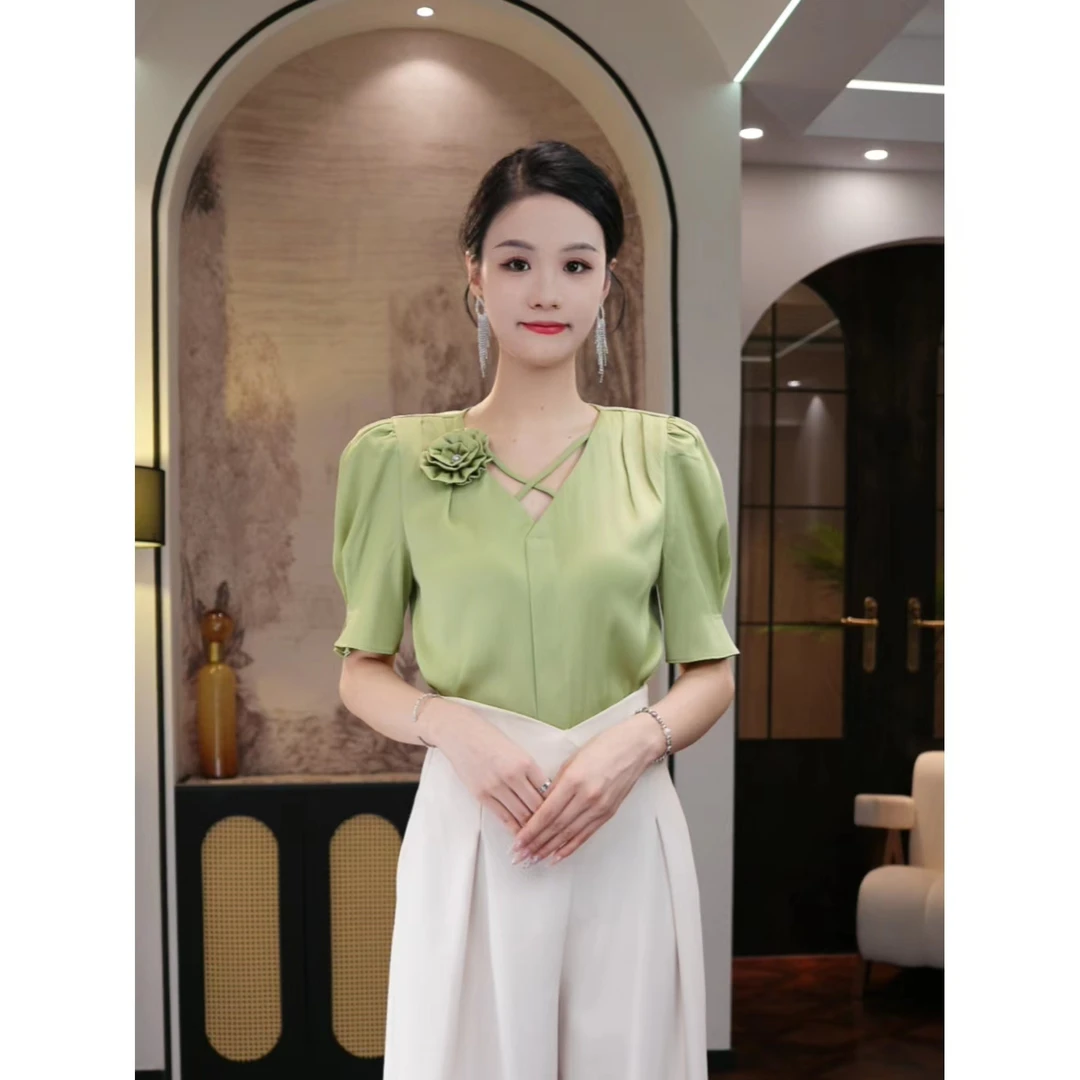唐熹2025夏季新款【4092-2】高级感法式浅绿色重工V领减龄气质上衣