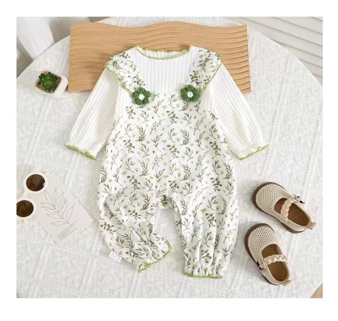 婴儿秋款超萌清新长袖连体衣女宝宝可爱小花假两件哈衣外出爬服