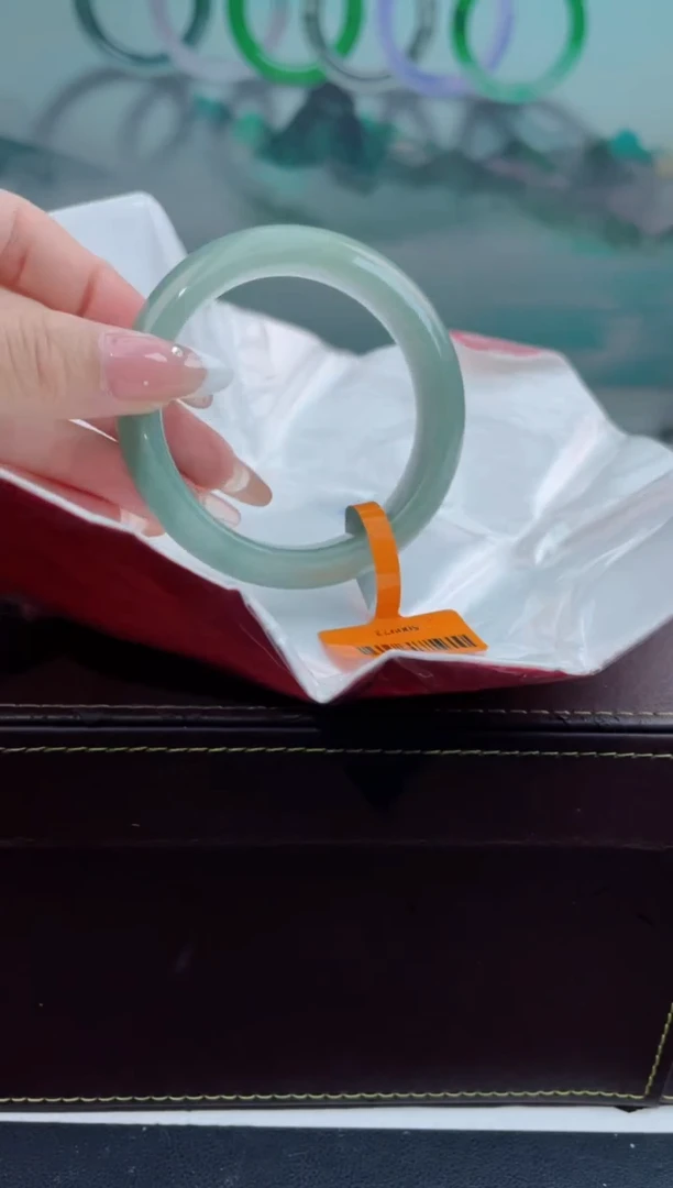 【闪购商品】翡翠手镯未镶嵌9翡翠手镯