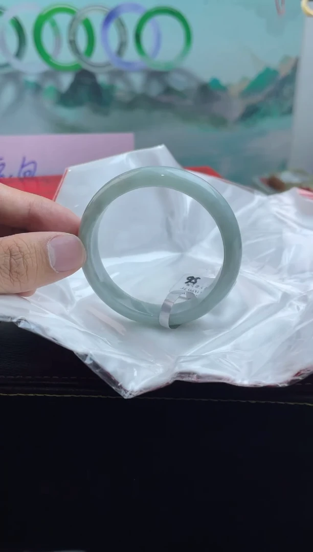 【闪购商品】翡翠手镯未镶嵌30翡翠手镯（微瑕）