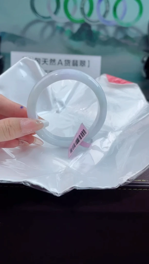 【闪购商品】翡翠手镯未镶嵌10翡翠手镯（微瑕）