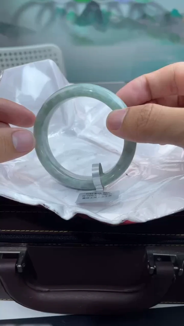 【闪购商品】翡翠手镯未镶嵌6翡翠手镯（微瑕）