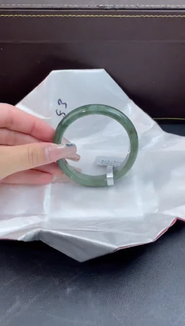 【闪购商品】翡翠手镯未镶嵌25翡翠手镯（微瑕）
