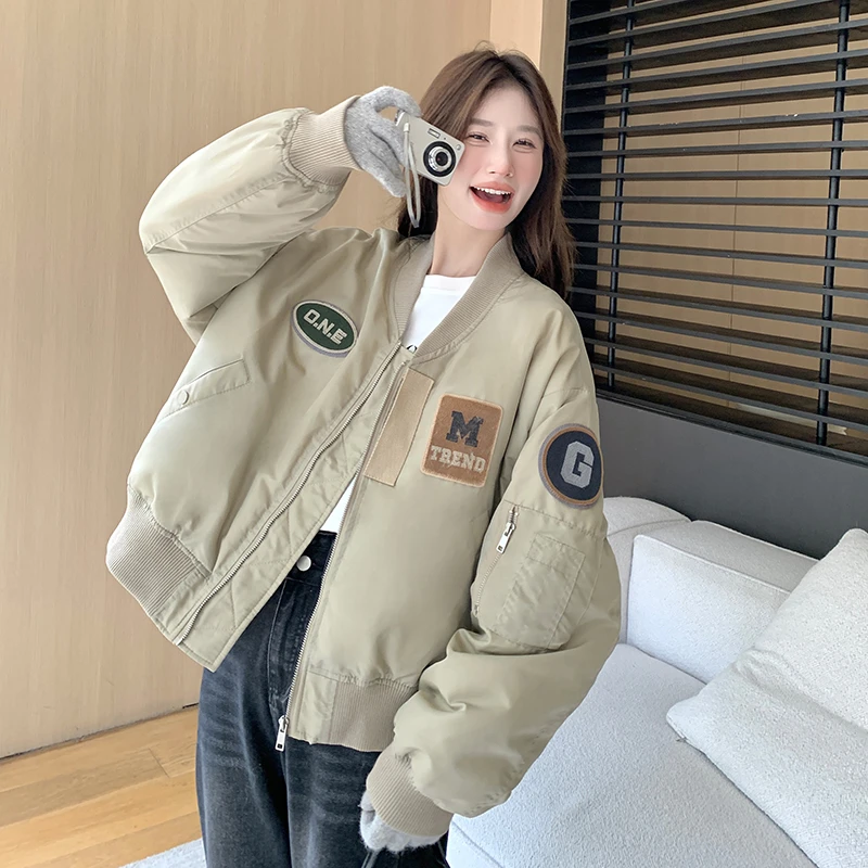 卡其色90羽绒内胆棒球服外套女装2024新款冬季时尚炸街设计感上衣