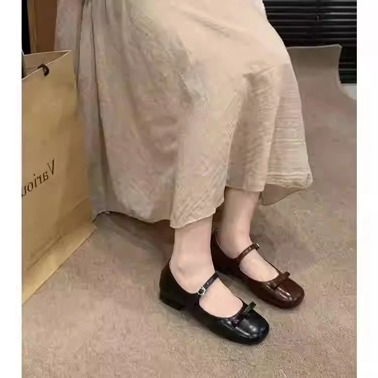 2025新款粗跟低跟蝴蝶结一字扣带玛丽珍单鞋女法式时尚百搭小皮鞋