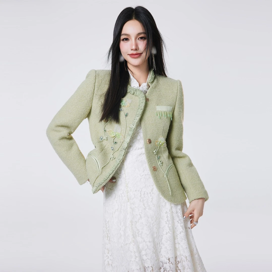 余潇潇【碧萝春景】气质修身款重工立体花朵修身花呢外套