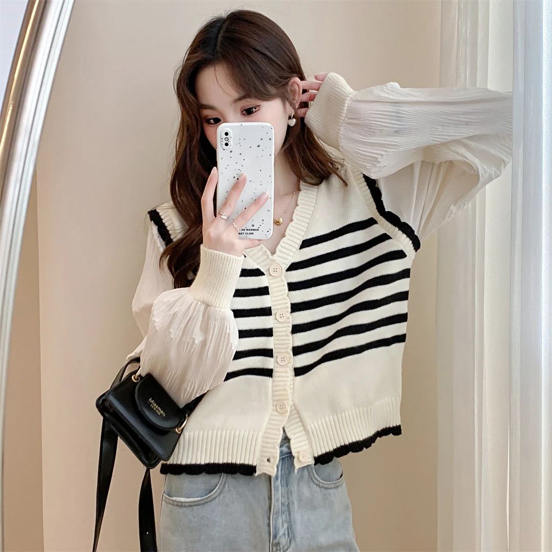 5M188 DB1早春新款条纹设计感拼接梭织袖条纹V领开衫