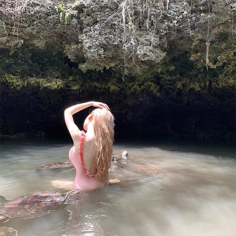 YQM【仙子】新款网红款连体游泳衣女性感ins纯欲风露背显瘦小胸度假