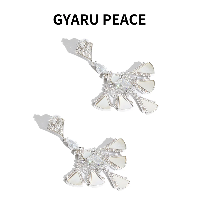 GYARU PEACE 铜合金贝壳耳饰 宫廷复古白贝扇形耳饰