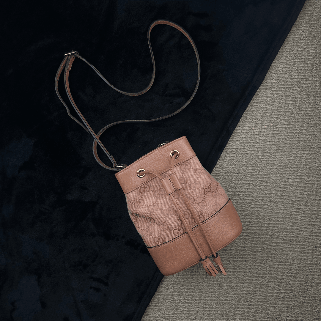 95新 GUCCI/古驰 AW/藕粉色Op抽绳水桶单肩包667603