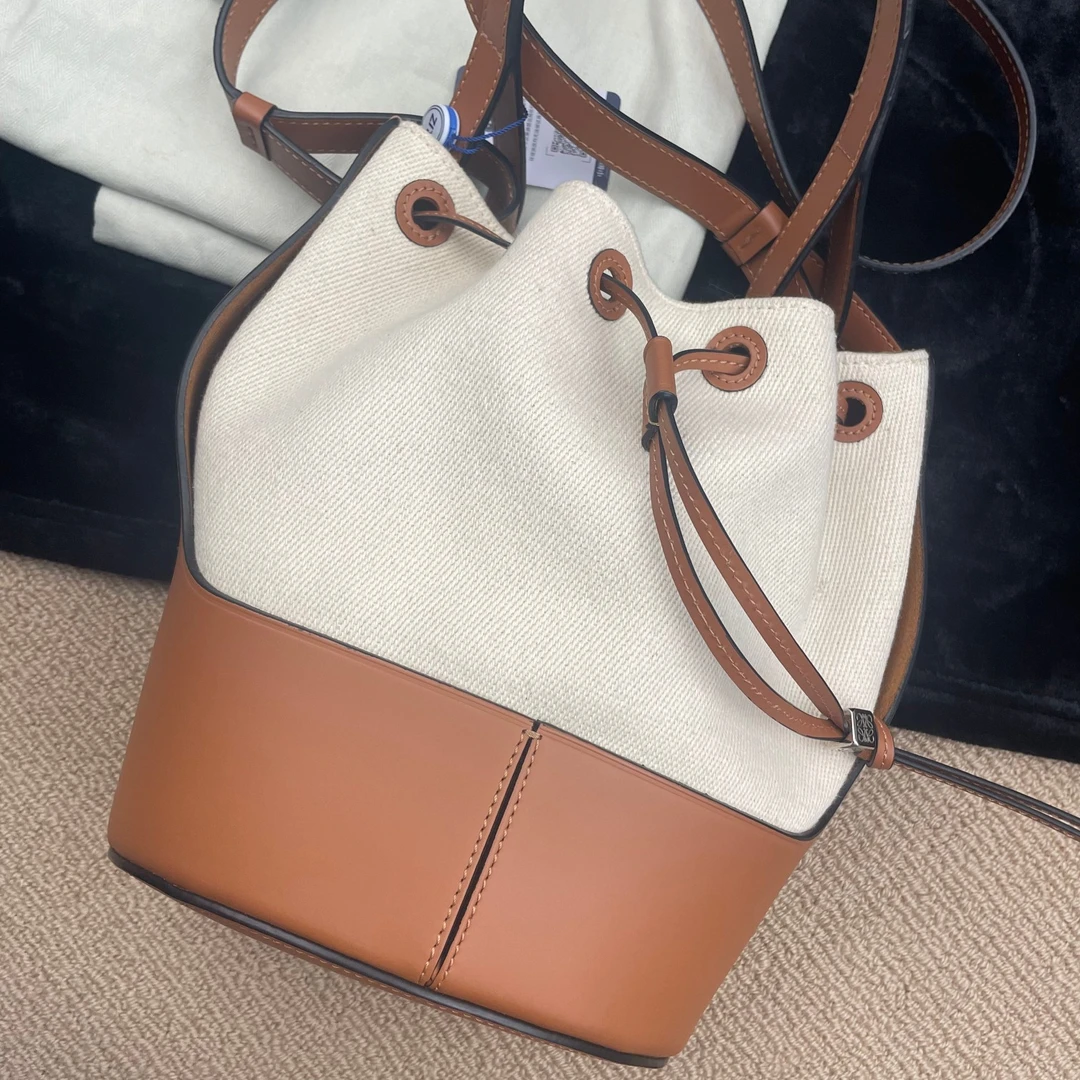 95新 LOEWE/罗意威 AW/焦糖帆布拼皮气球单肩斜跨包667453