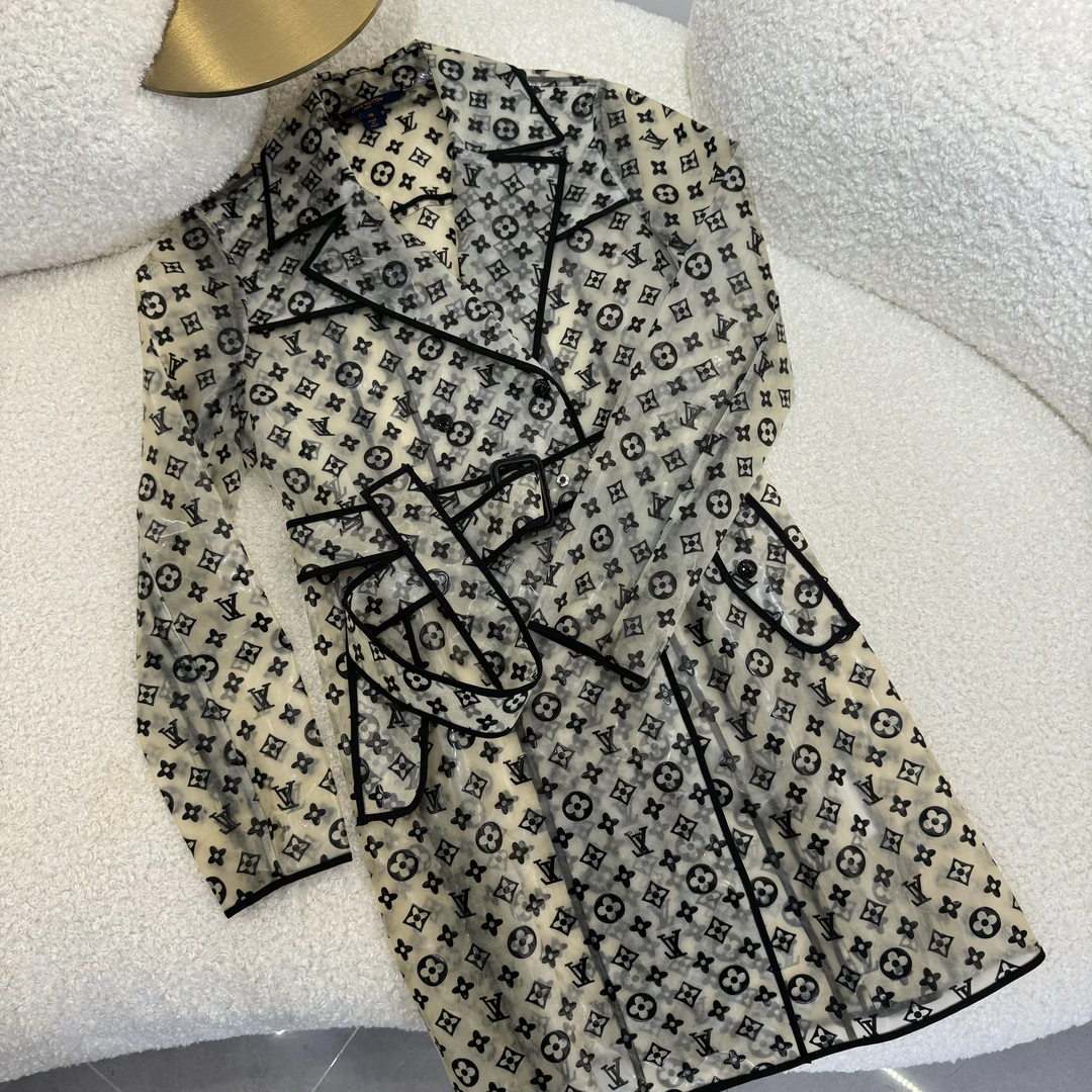 LouisVuitton/路易威登lv满印雨衣/95新/38码/8302