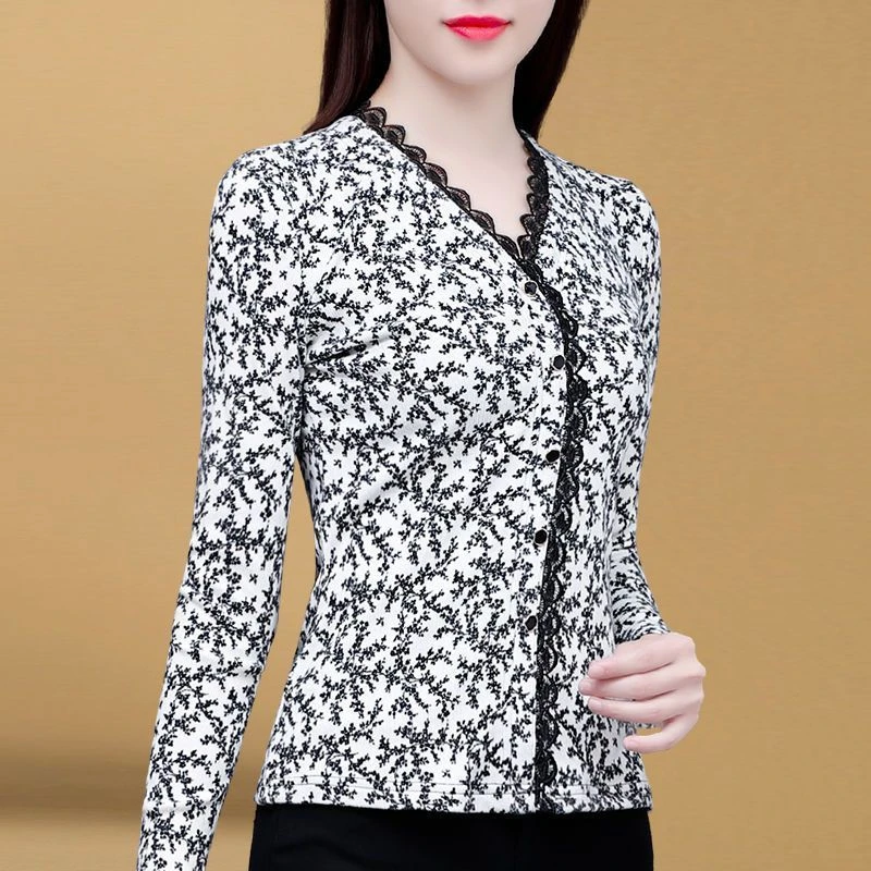 打底衫长袖上衣女秋冬新款中老年女装40到50岁秋衣女外穿加绒小衫