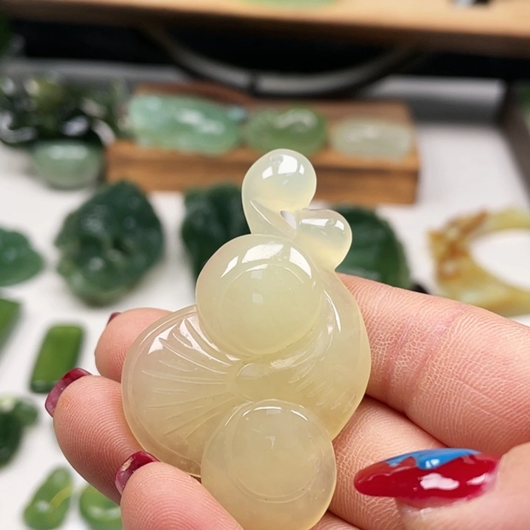 【闪购商品】蛇纹石玉颈饰未镶嵌