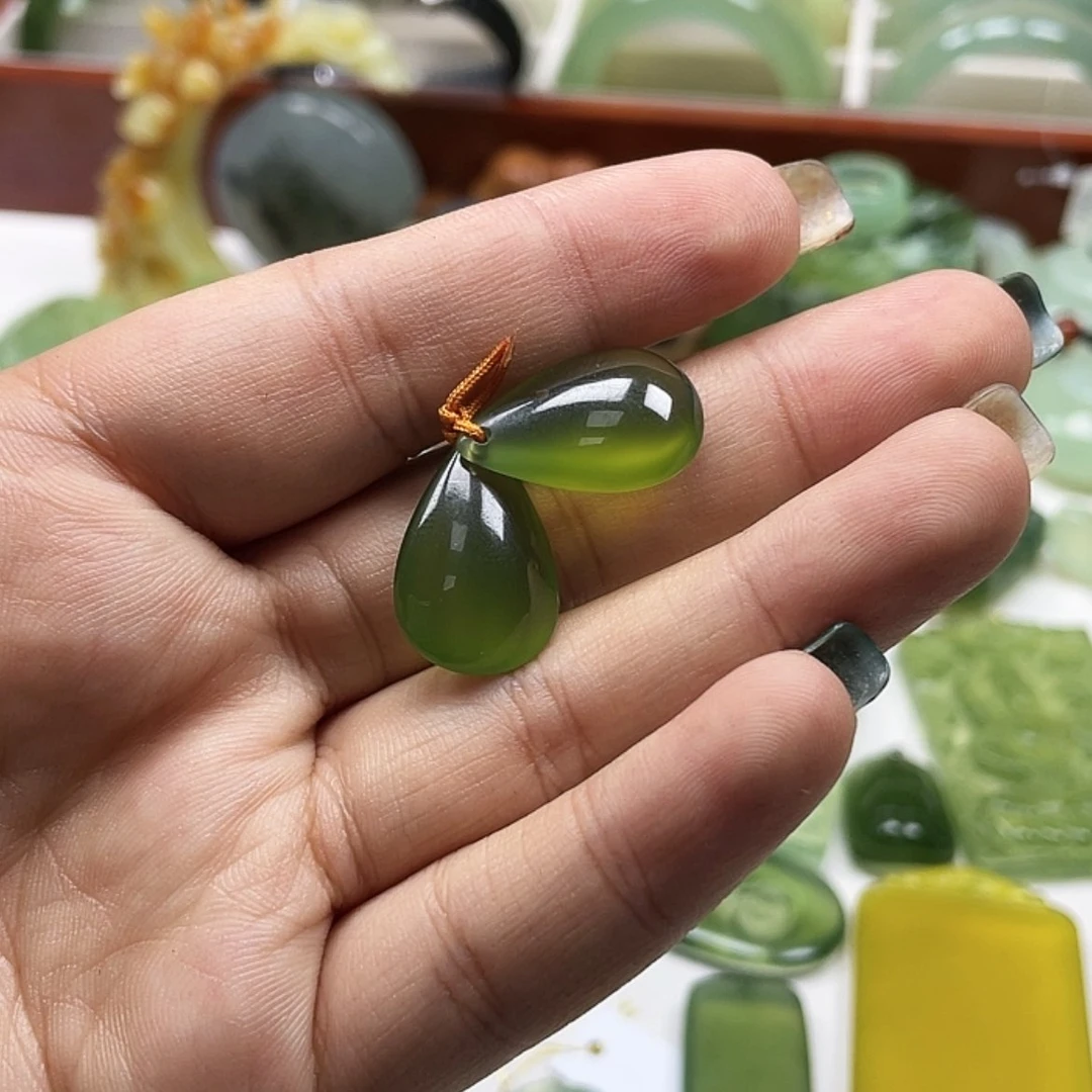 【闪购商品】蛇纹石玉耳坠未镶嵌那**开