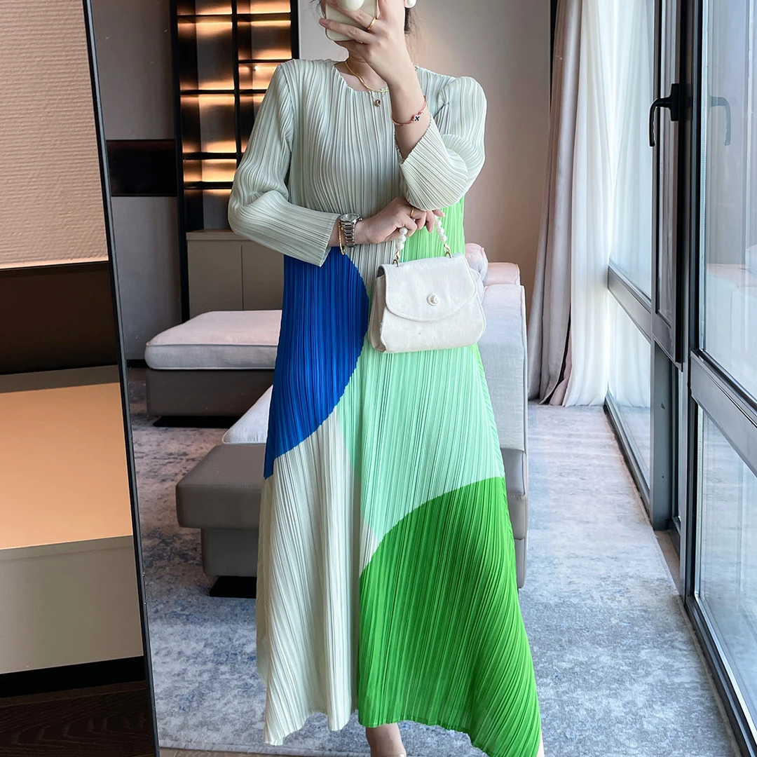 三宅褶皱2024秋新款法式几何拼色印花连衣裙女气质显瘦长裙
