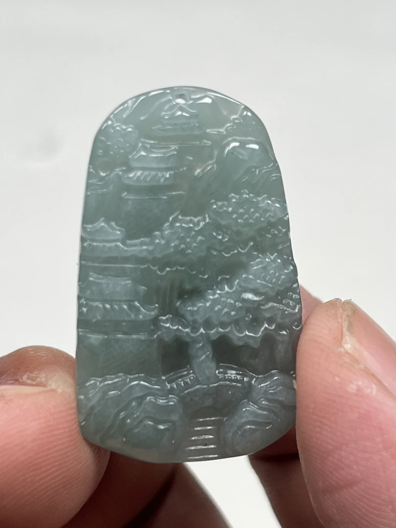 翡翠精雕山水牌精致小山水吊坠高冰挂坠雕刻镶嵌俏色仿古浅绿