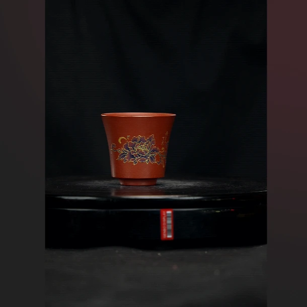 宜兴原矿紫砂茶宠摆件--富贵花开主人杯