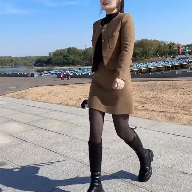 纽扣秋冬新款休闲时尚套装女