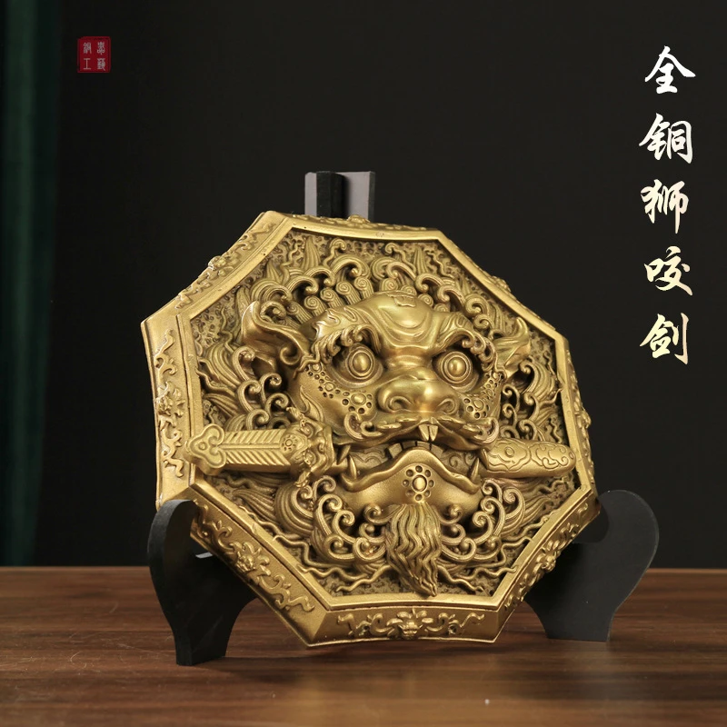 狮咬剑摆件纯铜牌八卦镜大门窗口风水狮子虎头牌玄关吞口兽挂件
