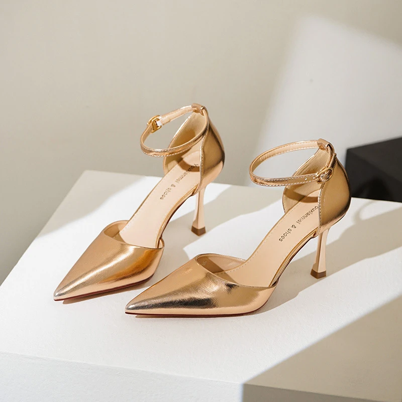 云芙鹿欧美风金属感设计感时尚高跟鞋尖头一字扣中空宴会性感爆款