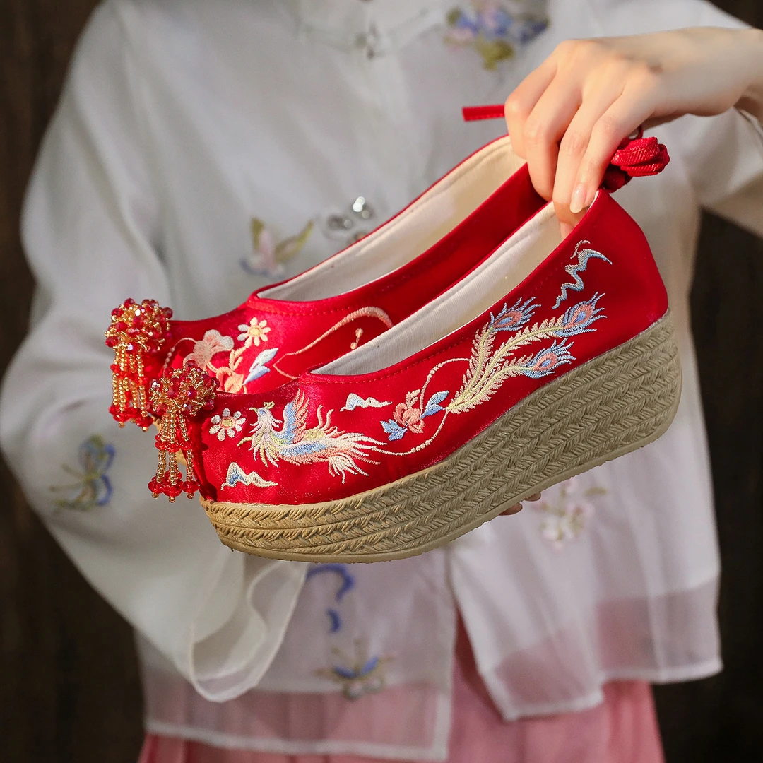 云芙鹿【凤凰】2025新款秀禾婚鞋流苏古风古装布鞋手工高档国风百搭