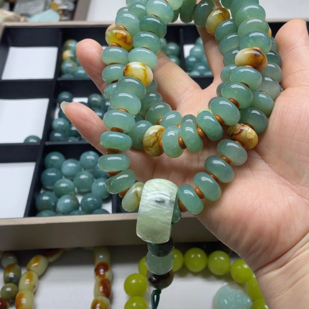 【闪购商品】蛇纹石玉手串未镶嵌李****）