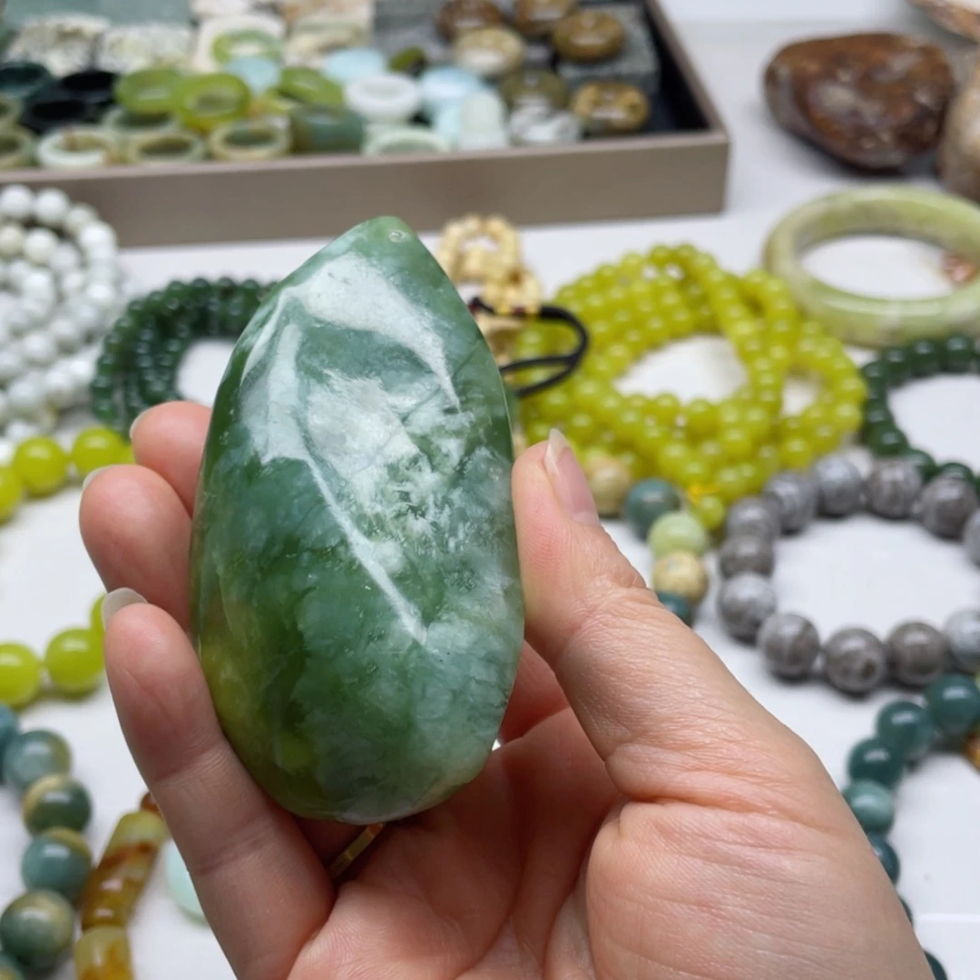 【闪购商品】蛇纹石玉手把未镶嵌李*