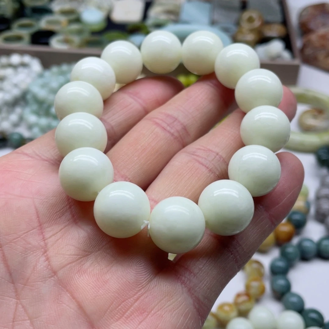【闪购商品】蛇纹石玉手串未镶嵌繁**你