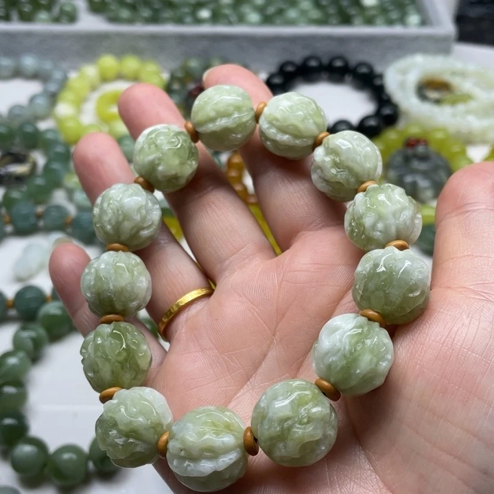 蛇纹石玉手串未镶嵌