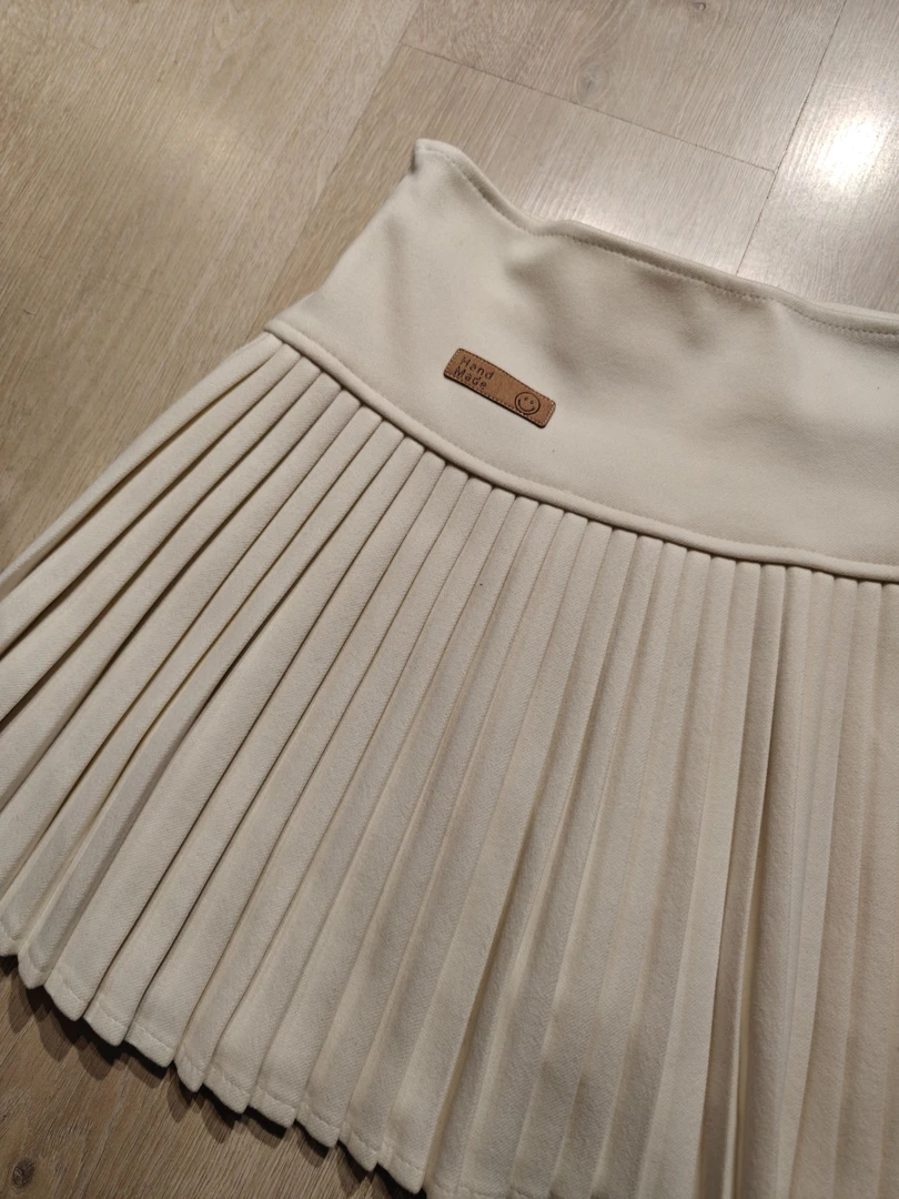 【济州岛】RCE 笑脸字母标小褶百褶裙