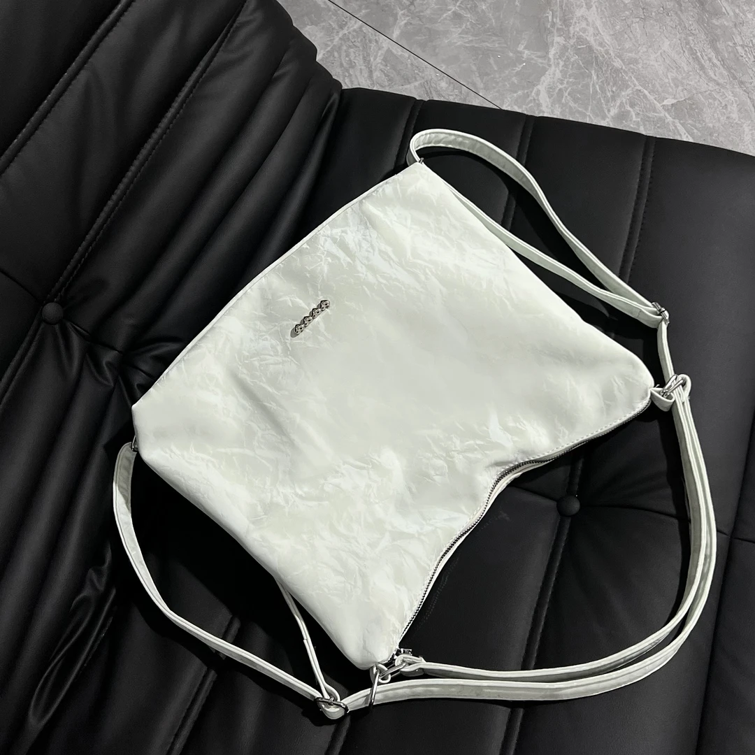 一张同学夏季简约百搭大容量一包多背包K12561绿