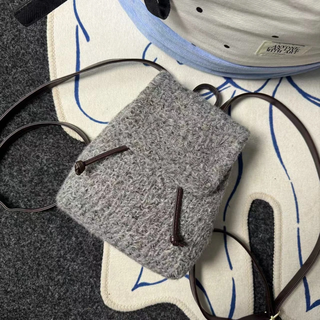 一张同学时尚百搭小巧简约手提双肩包C2443灰