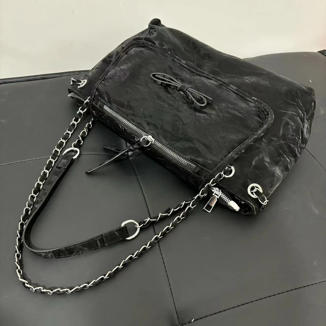 一张同学百搭小众单肩斜跨包V66黑色