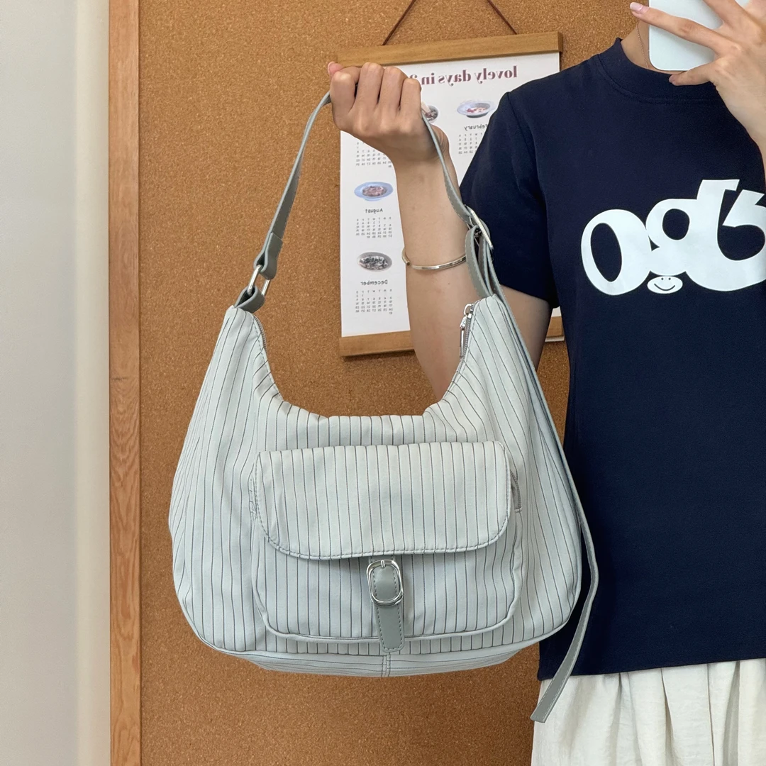 一张同学简约手提单肩斜跨包E15灰色