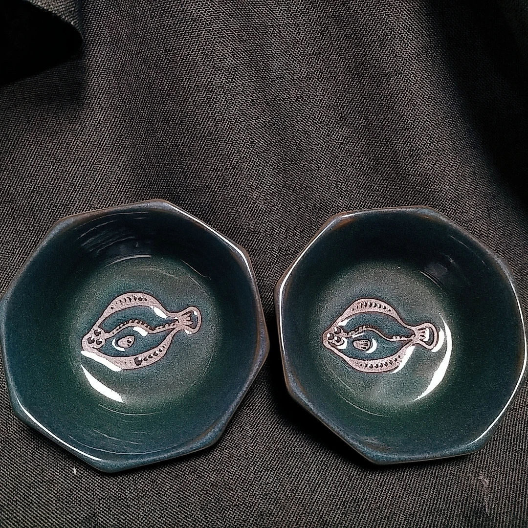 内刻鱼小钵一对01/31