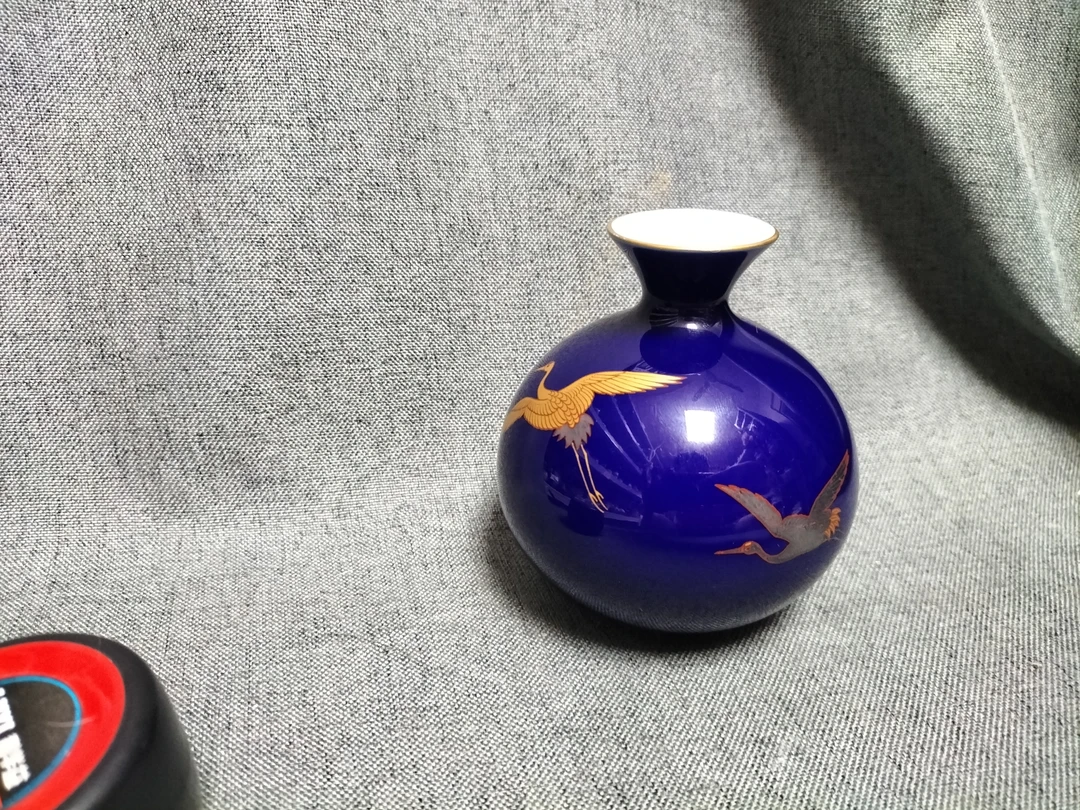 香兰东社双鹤小花器01/95有点细小划痕 口延有轻微磨金见图二