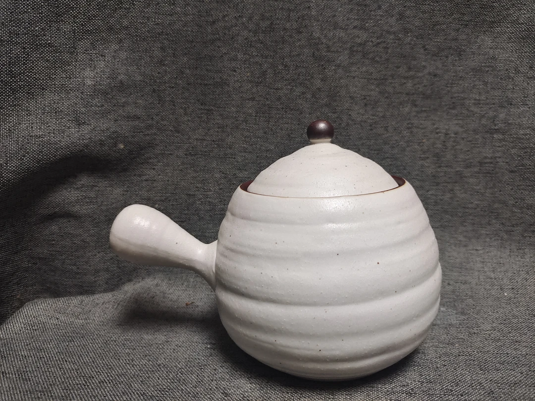 白色芝麻釉侧把壶 纱制过滤网01/21泡茶壶陶瓷
