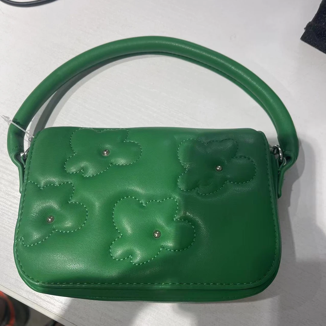 469【90146】车线花花手提花朵斜挎包