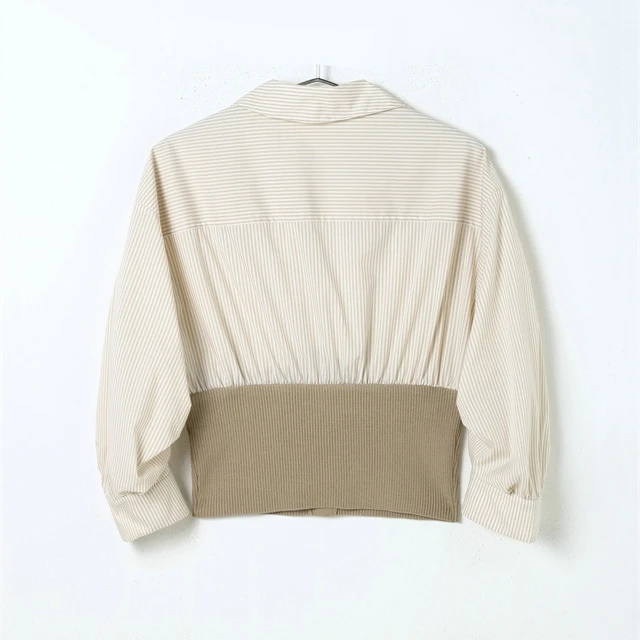 599【0676】拼接收腰上衣