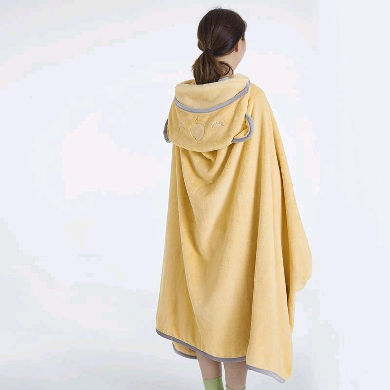 多功能200长考拉披肩浴巾毯可铺可盖折叠后即是抱枕用途多样广泛