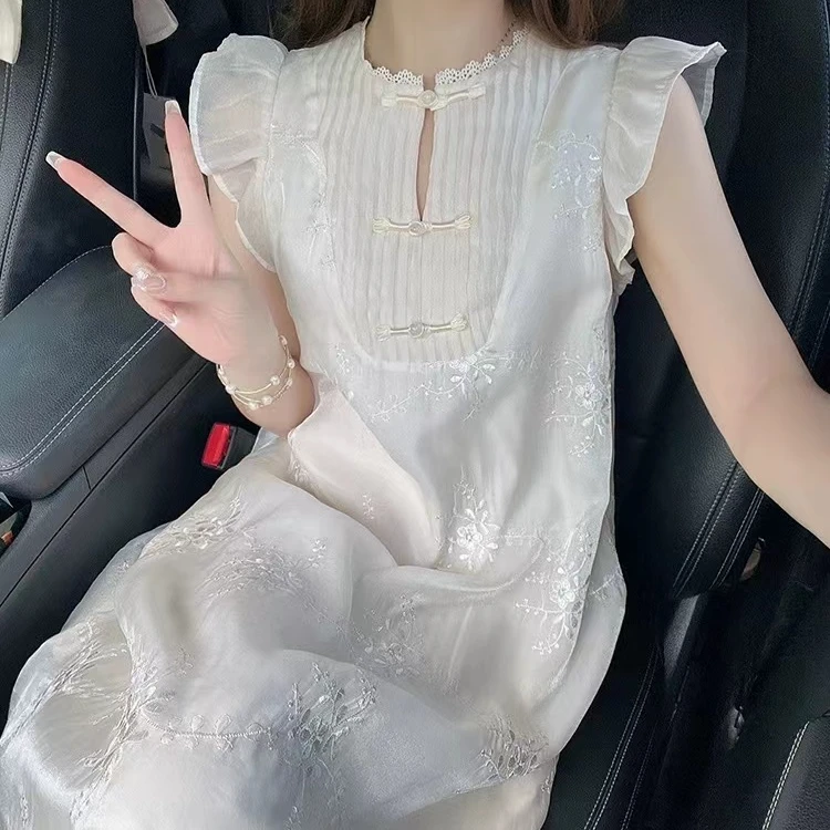 精致设计感新中式重工提花刺绣连衣裙新款温柔风气质小飞袖长裙女