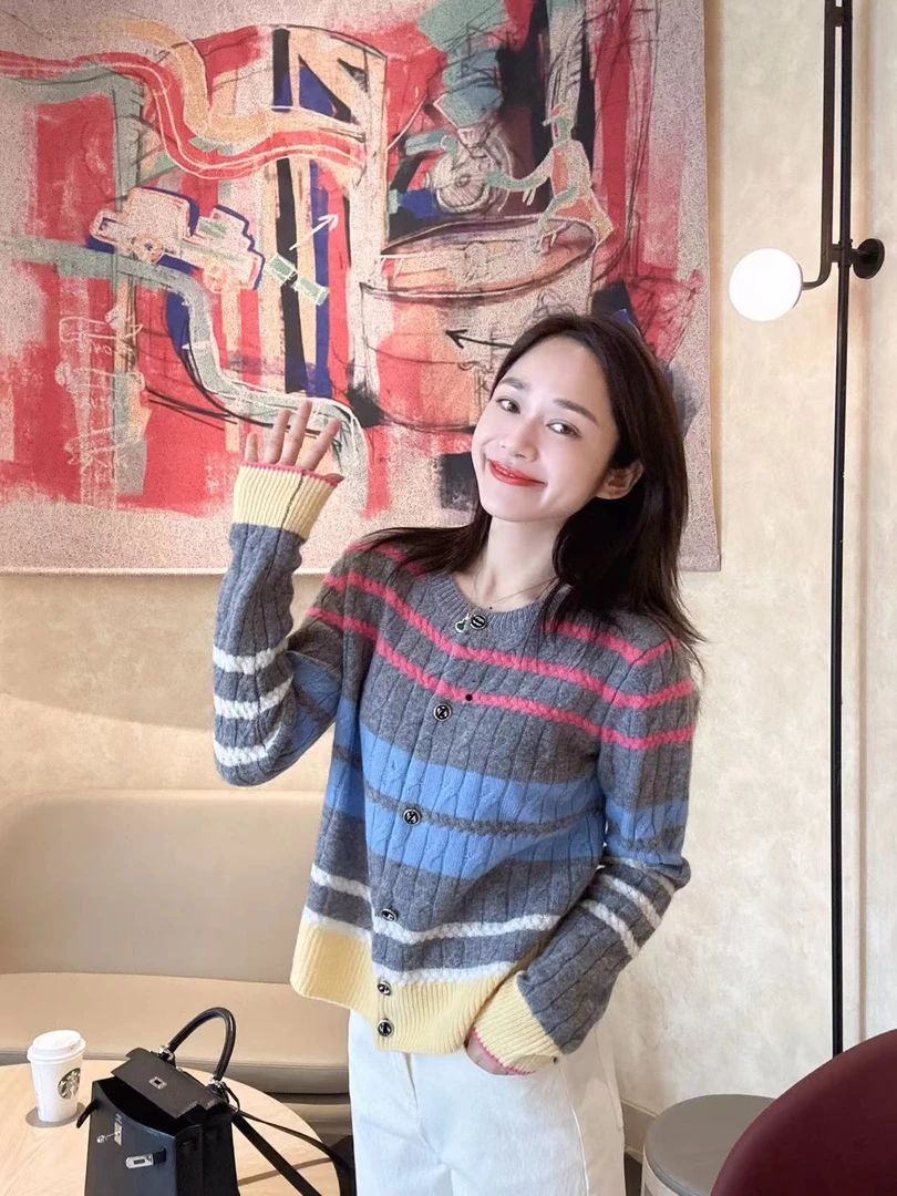 YTTRIUM LIN[假日画廊]秋冬款针织衫开衫新款（不能机洗甩干）42259