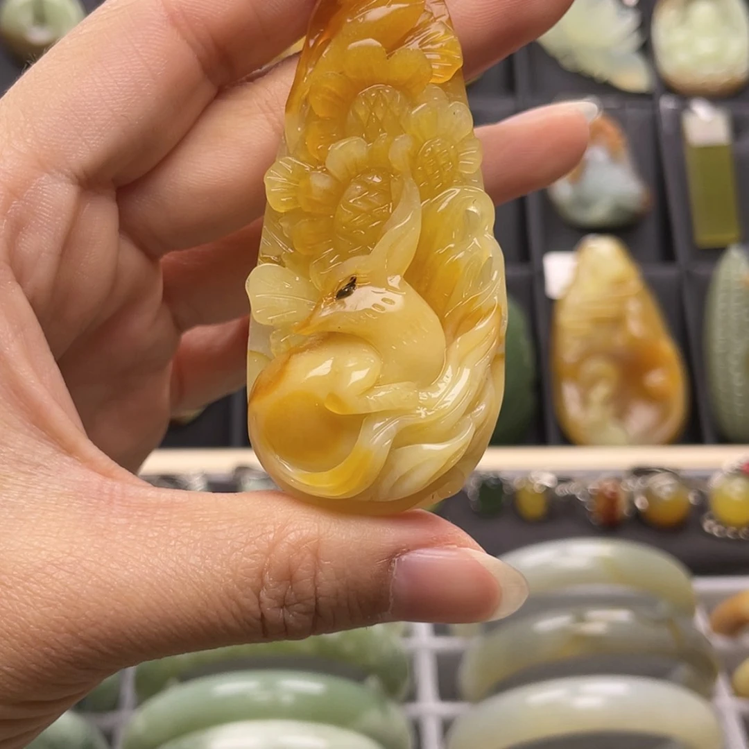 【闪购商品】蛇纹石玉颈饰未镶嵌我****