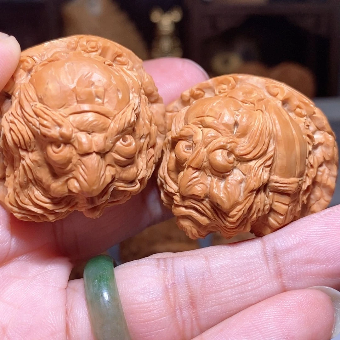 【闪购商品】狮子头核雕荷**玩