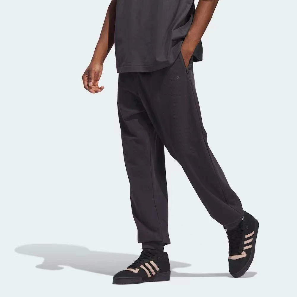 adidas三叶草BASKETBALL系列经典运动休闲简约运动长裤 IT2474