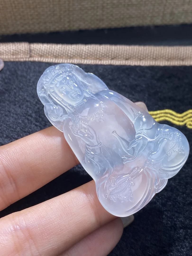 纯天然缅甸翡翠A货高冰老坑种观音吊坠