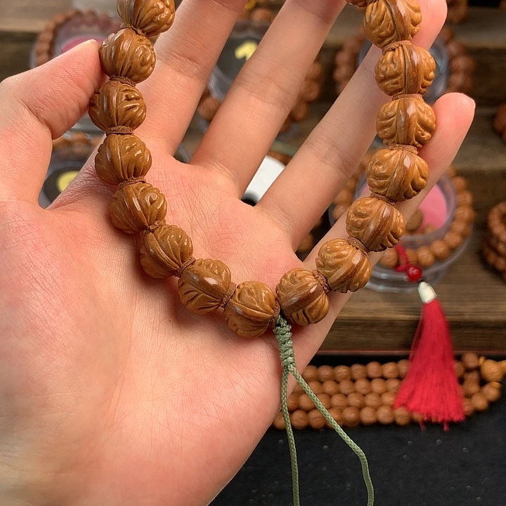 文玩核桃吊坠16小金豆